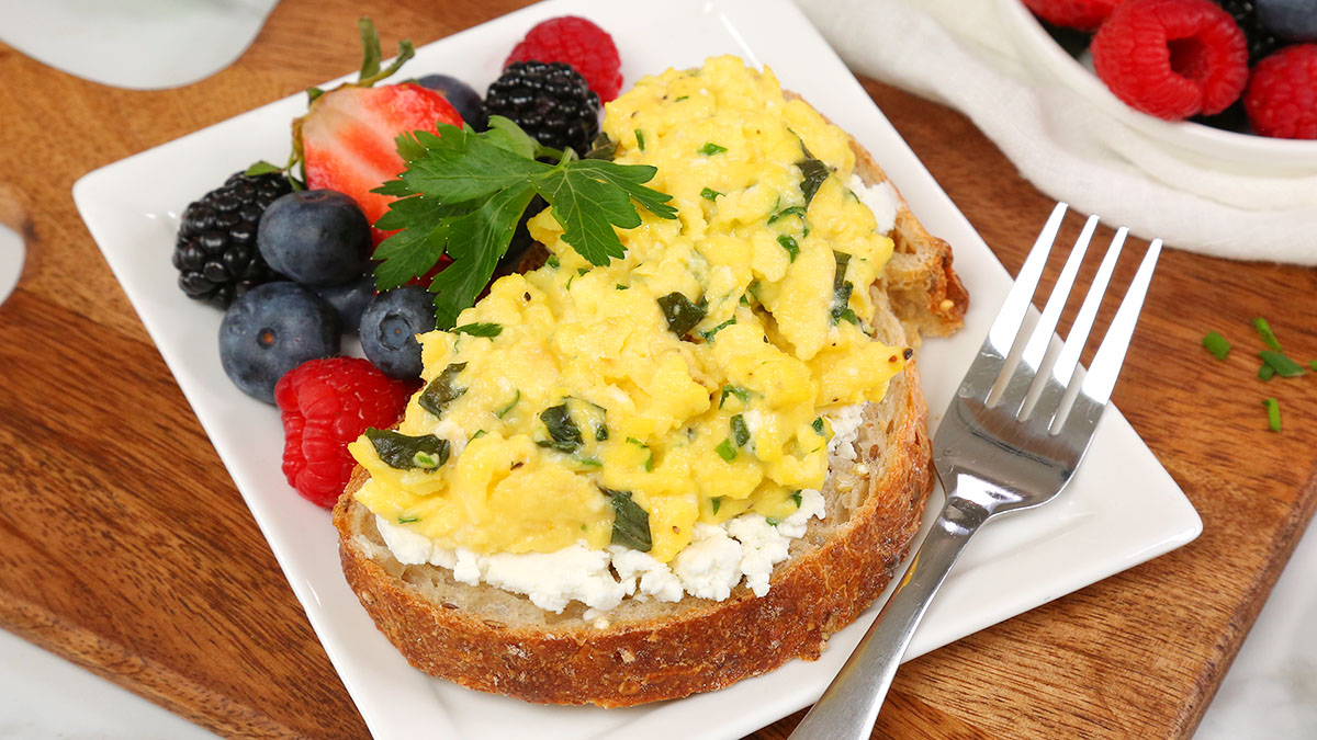 Herb And Goat Cheese Scrambled Eggs 9411