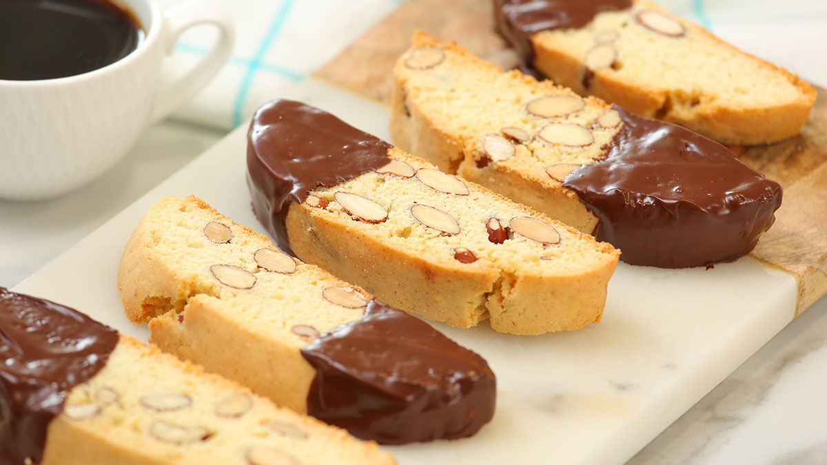 chocolate-dipped-biscotti