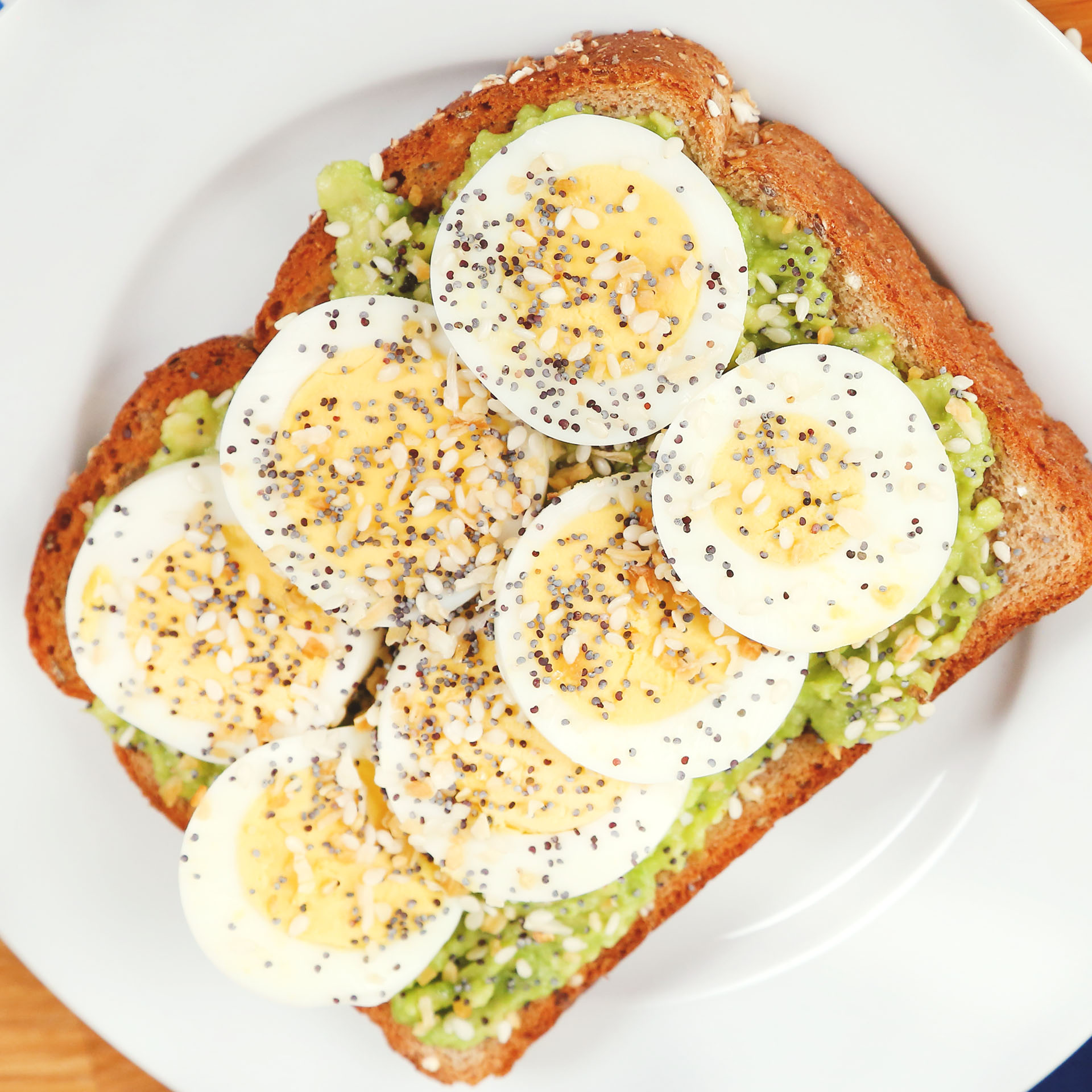 https://cdn-prd.healthymealplans.com/recipe/Everything-Avocado-Egg-Toast_1x1_Healthy-Meal-Plans.jpg